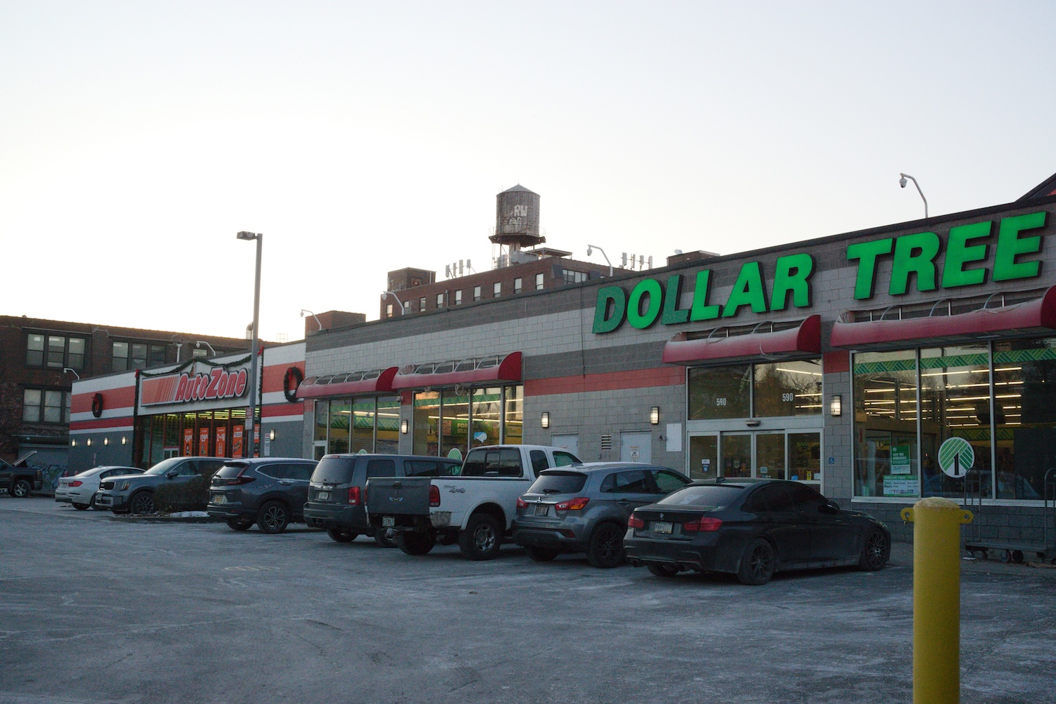Dollar Tree Sign